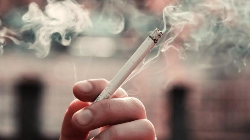 Hút thuốc lá là một nguyên nhân gây hôi miệng