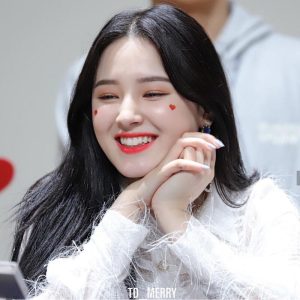Răng thỏ là răng có hai răng cửa phía trên to và dài hơn các răng liền kề